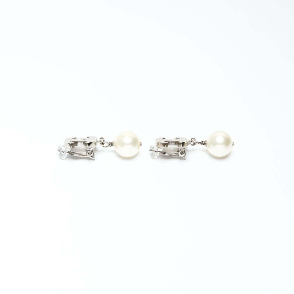 CHANEL Silver Pearl Logo Earrings - Picture 4 of 7